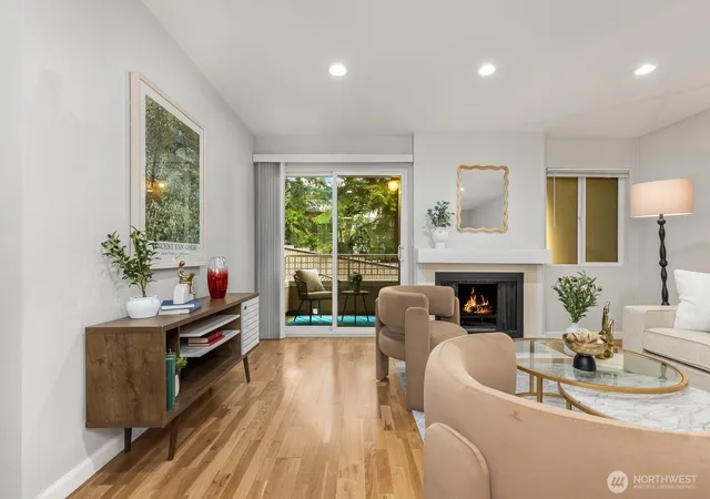 Photo 4 of Condo for sale at 7600 Southeast 29th St #311, Mercer Island, WA 98040 | MLS# NWM2502461 | Listing updated on 2026-09-29