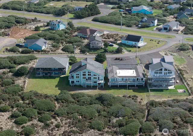 Photo 4 of Multi family home for sale at 1029 S Sand Dune Ave SW, Ocean Shores, WA 98569 | MLS# NWM2502518 | Listing updated on 2026-09-21