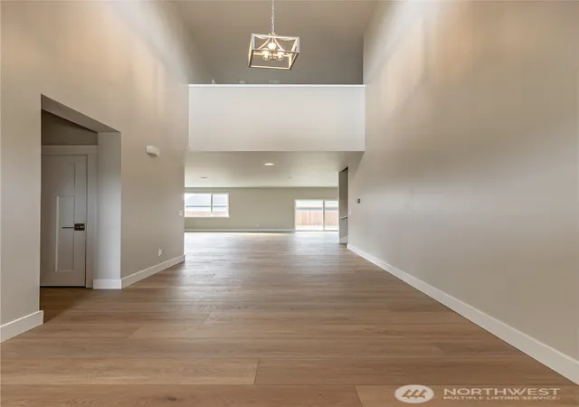 Photo 3 of Single family home for sale at 404 E Heatherstone Ct, Ellensburg, WA 98926 | MLS# NWM2502574 | Listing updated on 2026-09-29