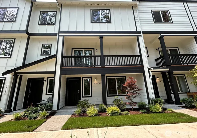 Photo 1 of Townhouse for sale at 34140 Emerald Ridge Ave Se, Black Diamond, WA 98010 | MLS# NWM2502596 | Listing updated on 2026-09-29