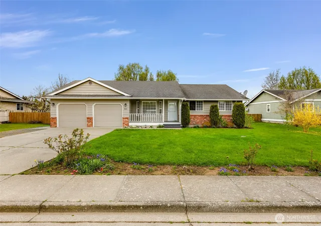 Photo 1 of Single family home for sale at 501 Shuksan Way, Everson, WA 98247 | MLS# NWM2502672 | Listing updated on 2026-09-21