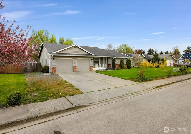 Photo 2 of Single family home for sale at 501 Shuksan Way, Everson, WA 98247 | MLS# NWM2502672 | Listing updated on 2026-09-21