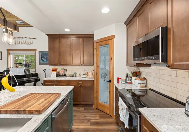 Photo 4 of Sale Pending at 103 Mountain View Ln S, Packwood, WA 98361 | MLS# NWM2502715 | Listing updated on 2026-09-23