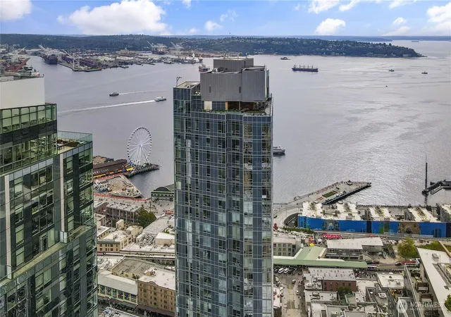 Photo 2 of Condo for sale at 121 Stewart St #3504, Seattle, WA 98101 | MLS# NWM2502738 | Listing updated on 2026-10-01
