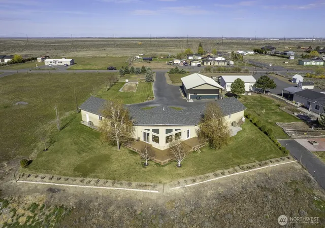 Photo 1 of Single family home for sale at 7618 Bouldercrest Rd Ne, Moses Lake, WA 98837 | MLS# NWM2502749 | Listing updated on 2026-09-28