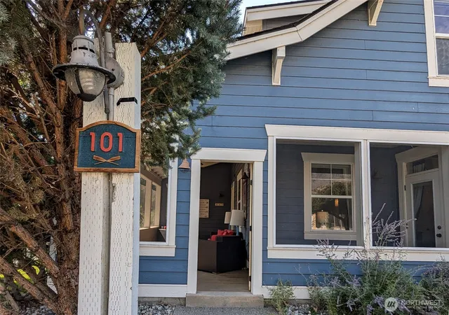 Photo 3 of Single family home for sale at 101 Flip Flop Ln, Oroville, WA 98844 | MLS# NWM2502827 | Listing updated on 2026-09-21