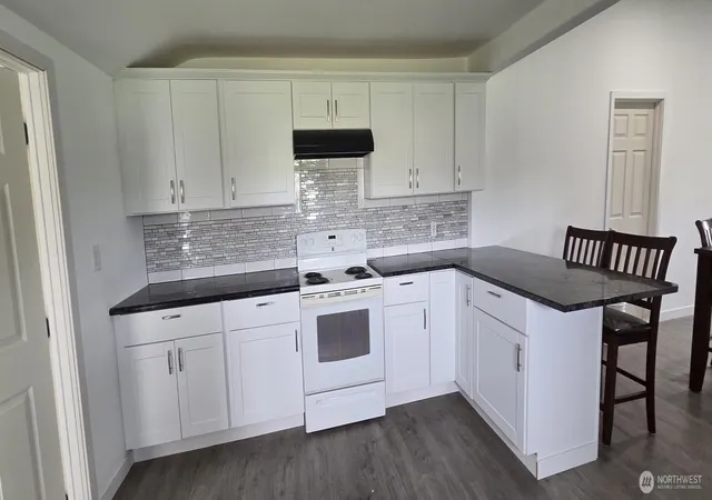 Photo 2 of Single family home for sale at 151 1st Avenue, Hatton, WA 99344 | MLS# NWM2502839 | Listing updated on 2026-09-21