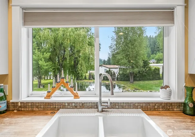 Photo 4 of Single family home for sale at 10785 Lone Pine Dr, Leavenworth, WA 98826 | MLS# NWM2502842 | Listing updated on 2026-09-25
