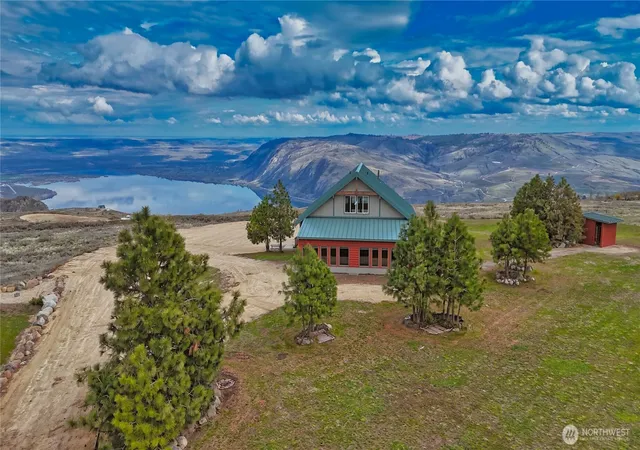 Photo 2 of Single family home for sale at 27 Scenic Dr, Brewster, WA 98812 | MLS# NWM2502914 | Listing updated on 2026-09-21