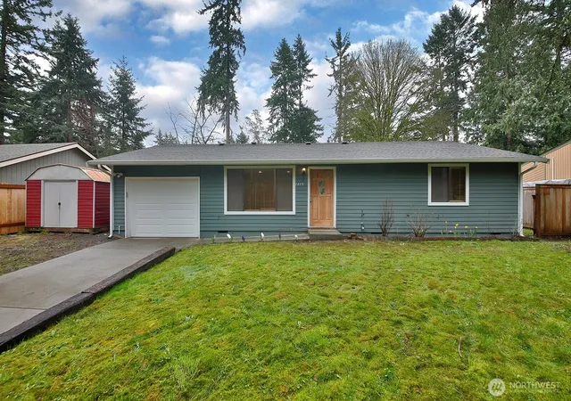 Photo 3 of Single family home for sale at 7875 Mortland Dr, Clinton, WA 98236 | MLS# NWM2502927 | Listing updated on 2026-09-21