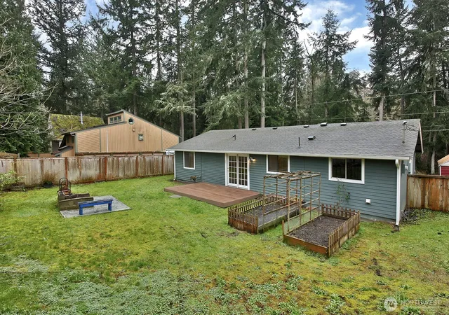 Photo 3 of Single family home for sale at 7875 Mortland Dr, Clinton, WA 98236 | MLS# NWM2502927 | Listing updated on 2026-09-21