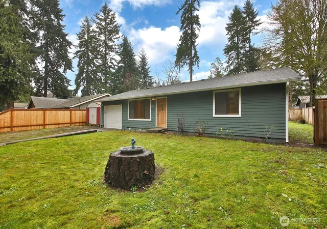 Photo 4 of Single family home for sale at 7875 Mortland Dr, Clinton, WA 98236 | MLS# NWM2502927 | Listing updated on 2026-09-21