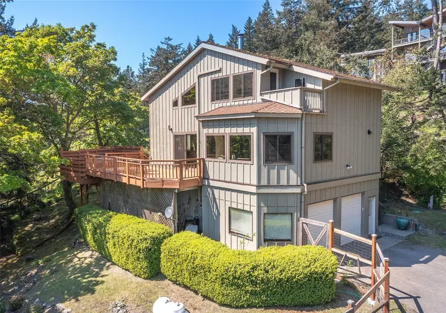 Photo 2 of Sale Pending at 263 Cascade Way, Eastsound, WA 98245 | MLS# NWM2502988 | Listing updated on 2026-09-13