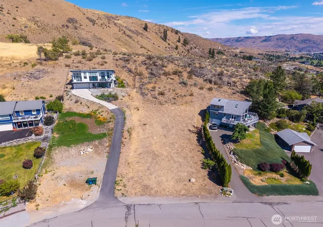 Photo 2 of Land for sale at 211 Pinnacle Pl, Chelan, WA 98816 | MLS# NWM2503111 | Listing updated on 2026-09-21