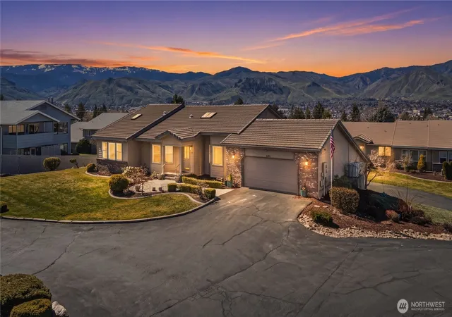 Photo 1 of Condo for sale at 1380 Eastmont Ave #401, East Wenatchee, WA 98802 | MLS# NWM2503117 | Listing updated on 2026-09-21