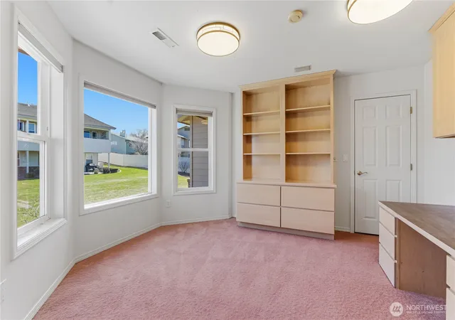 Photo 4 of Condo for sale at 1380 Eastmont Ave #401, East Wenatchee, WA 98802 | MLS# NWM2503117 | Listing updated on 2026-09-21