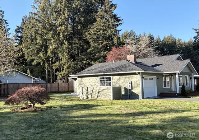 Photo 3 of Single family home for sale at 10125 115th Street Sw, Lakewood, WA 98498 | MLS# NWM2503262 | Listing updated on 2026-09-21
