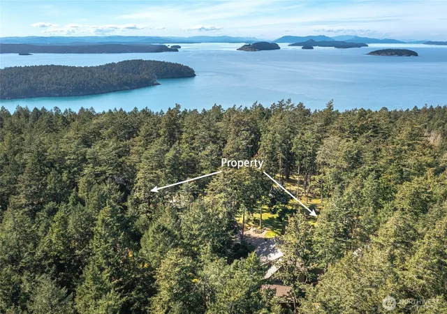 Photo 2 of Single family home for sale at 424 Logan's Run Rd, Eastsound, WA 98245 | MLS# NWM2503343 | Listing updated on 2026-09-21