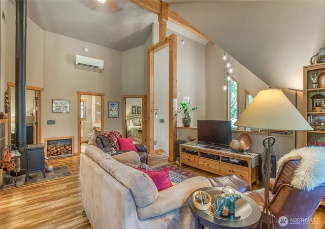 Photo 4 of Single family home for sale at 424 Logan's Run Rd, Eastsound, WA 98245 | MLS# NWM2503343 | Listing updated on 2026-09-21