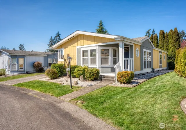 Photo 3 of Manufactured home for sale at 1905 138th Street E #122, Tacoma, WA 98445 | MLS# NWM2503347 | Listing updated on 2026-09-21