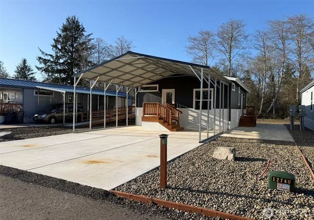 Photo 3 of Manufactured home for sale at 2010 Broadway Ave #16, Hoquiam, WA 98550 | MLS# NWM2503356 | Listing updated on 2026-09-21