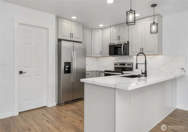 Photo 3 of Sale Pending at 441 Chestnut St, Shelton, WA 98584 | MLS# NWM2503364 | Listing updated on 2026-09-25