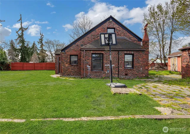Photo 3 of Single family home for sale at 3207 83rd Street S, Lakewood, WA 98499 | MLS# NWM2503385 | Listing updated on 2026-09-29