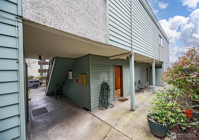 Photo 3 of Multi family home for sale at 1505 E Galer St #1-4, Seattle, WA 98112 | MLS# NWM2503402 | Listing updated on 2026-09-21