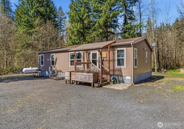 Photo 2 of Sale Pending at 337 Jorgensen Rd, Onalaska, WA 98570 | MLS# NWM2503518 | Listing updated on 2026-09-19