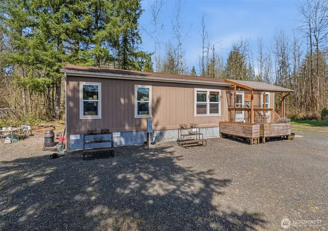 Photo 3 of Sale Pending at 337 Jorgensen Rd, Onalaska, WA 98570 | MLS# NWM2503518 | Listing updated on 2026-09-19