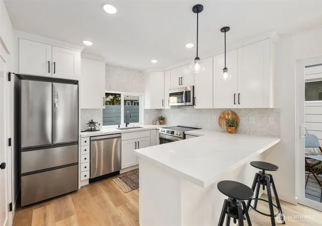 Photo 2 of Townhouse for sale at 806 S Rose St, Seattle, WA 98108 | MLS# NWM2503600 | Listing updated on 2026-09-30