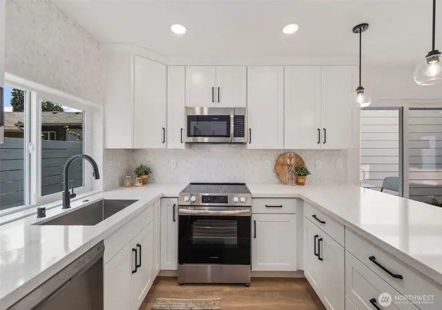 Photo 3 of Townhouse for sale at 806 S Rose St, Seattle, WA 98108 | MLS# NWM2503600 | Listing updated on 2026-09-30