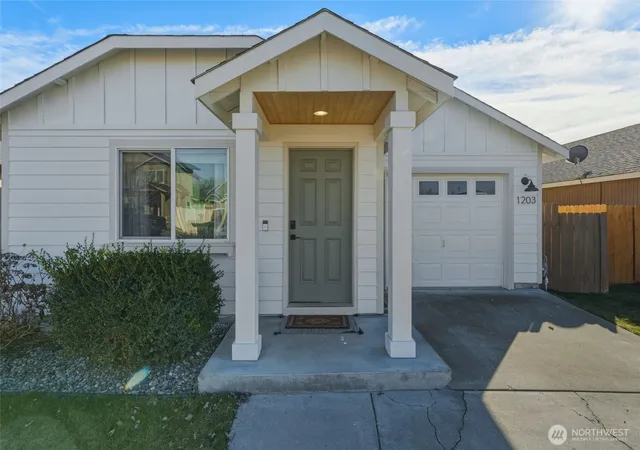 Photo 3 of Single family home for sale at 1203 SW Carver St, College Place, WA 99324 | MLS# NWM2503634 | Listing updated on 2026-09-21
