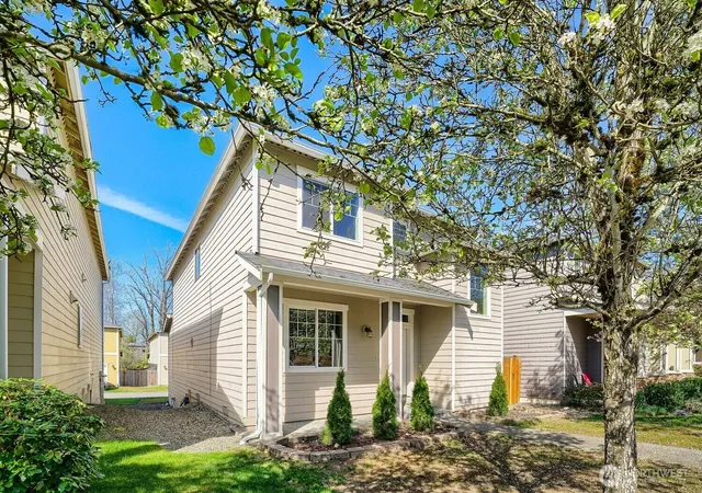 Photo 1 of Single family home for sale at 367 Graham Ave Ne, Renton, WA 98059 | MLS# NWM2503640 | Listing updated on 2026-09-29