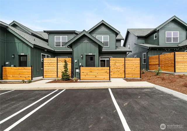 Photo 3 of Single family home for sale at 4241 Melrose Ln, Bellingham, WA 98226 | MLS# NWM2503683 | Listing updated on 2026-09-28