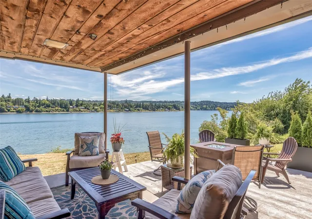 Photo 2 of Single family home for sale at 8829 Sw Quartermaster Dr, Vashon, WA 98070 | MLS# NWM2503710 | Listing updated on 2026-09-27
