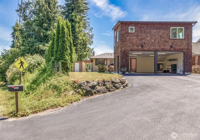 Photo 3 of Single family home for sale at 8829 SW Quartermaster Dr, Vashon, WA 98070 | MLS# NWM2503710 | Listing updated on 2026-10-03