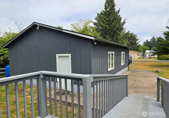 Photo 4 of Manufactured home for sale at 32211 North Pl, Ocean Park, WA 98640 | MLS# NWM2503738 | Listing updated on 2026-09-21