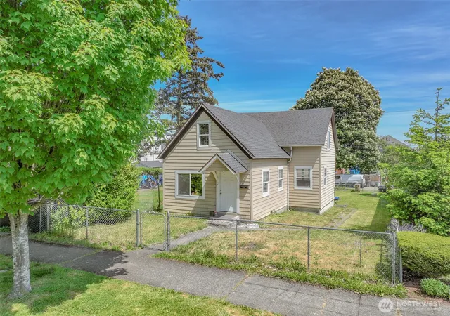 Photo 2 of Single family home for sale at 1939 S L St, Tacoma, WA 98405 | MLS# NWM2503778 | Listing updated on 2026-09-21