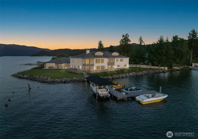 Photo 1 of Mansion for sale at 1555 Fairview St, Bellingham, WA 98229 | MLS# NWM2503832 | Listing updated on 2026-09-21
