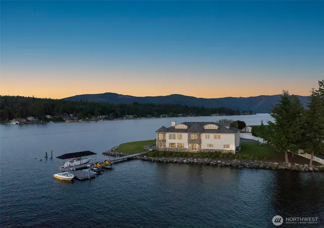 Photo 2 of Mansion for sale at 1555 Fairview St, Bellingham, WA 98229 | MLS# NWM2503832 | Listing updated on 2026-09-21