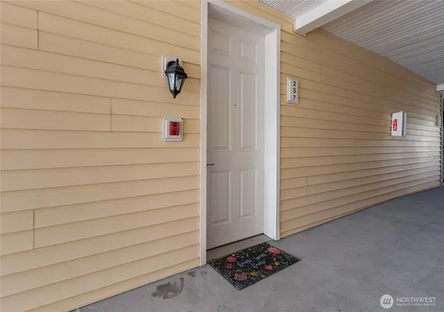 Photo 4 of Condo for sale at 10113 186th Street E #257, Puyallup, WA 98375 | MLS# NWM2503853 | Listing updated on 2026-10-01