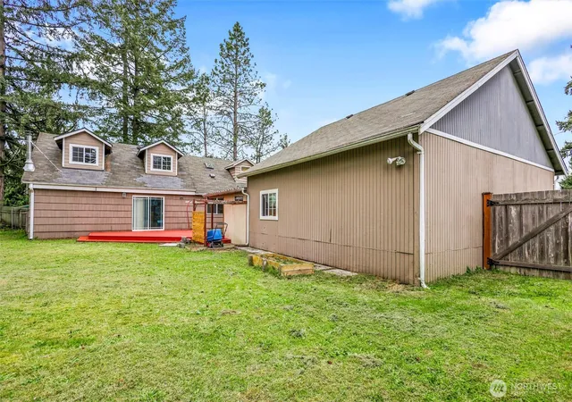 Photo 3 of Single family home for sale at 622 141st Street S, Tacoma, WA 98444 | MLS# NWM2503868 | Listing updated on 2026-09-30