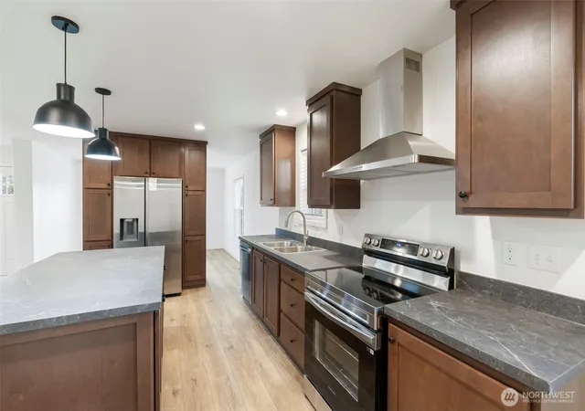 Photo 3 of Condo for sale at 1110 W B Walnut, Centralia, WA 98531 | MLS# NWM2503910 | Listing updated on 2026-09-21
