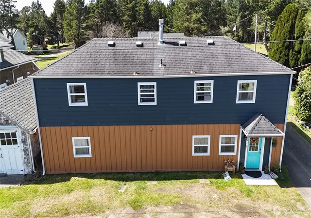 Photo 1 of Single family home for sale at 1911 Ocean Beach Blvd S, Long Beach, WA 98631 | MLS# NWM2503912 | Listing updated on 2026-09-25