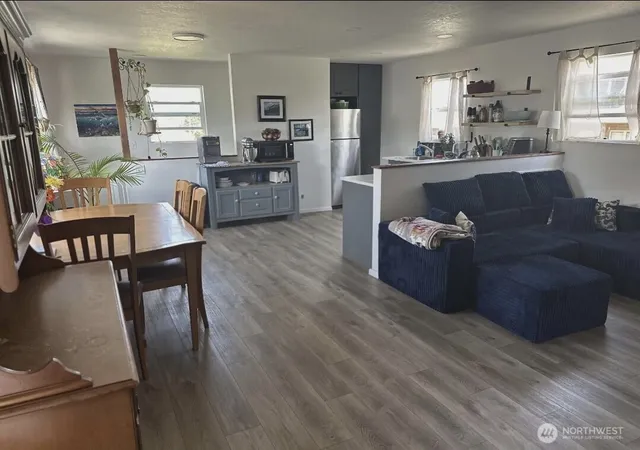 Photo 3 of Single family home for sale at 1911 Ocean Beach Blvd S, Long Beach, WA 98631 | MLS# NWM2503912 | Listing updated on 2026-09-25