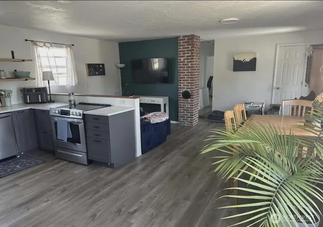 Photo 4 of Single family home for sale at 1911 Ocean Beach Blvd S, Long Beach, WA 98631 | MLS# NWM2503912 | Listing updated on 2026-09-25