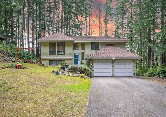 Photo 1 of Sale Pending at 5501 Nw Glenn Firs Ln, Silverdale, WA 98383 | MLS# NWM2503970 | Listing updated on 2026-09-29