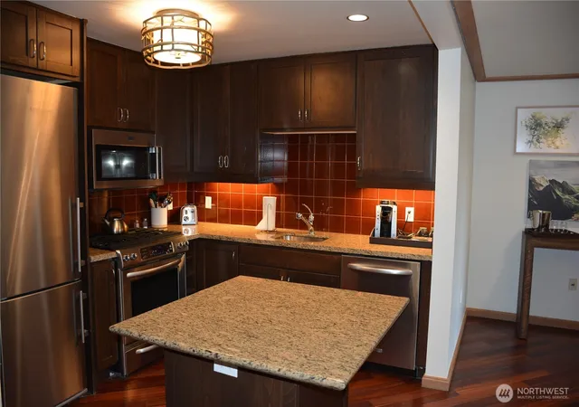 Photo 4 of Condo for sale at 3600 Suncadia Trl #5059, Cle Elum, WA 98922 | MLS# NWM2504029 | Listing updated on 2026-09-21