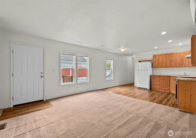 Photo 4 of Manufactured home for sale at 3928 21st Avenue SE #22, Lacey, WA 98503 | MLS# NWM2504061 | Listing updated on 2026-09-23